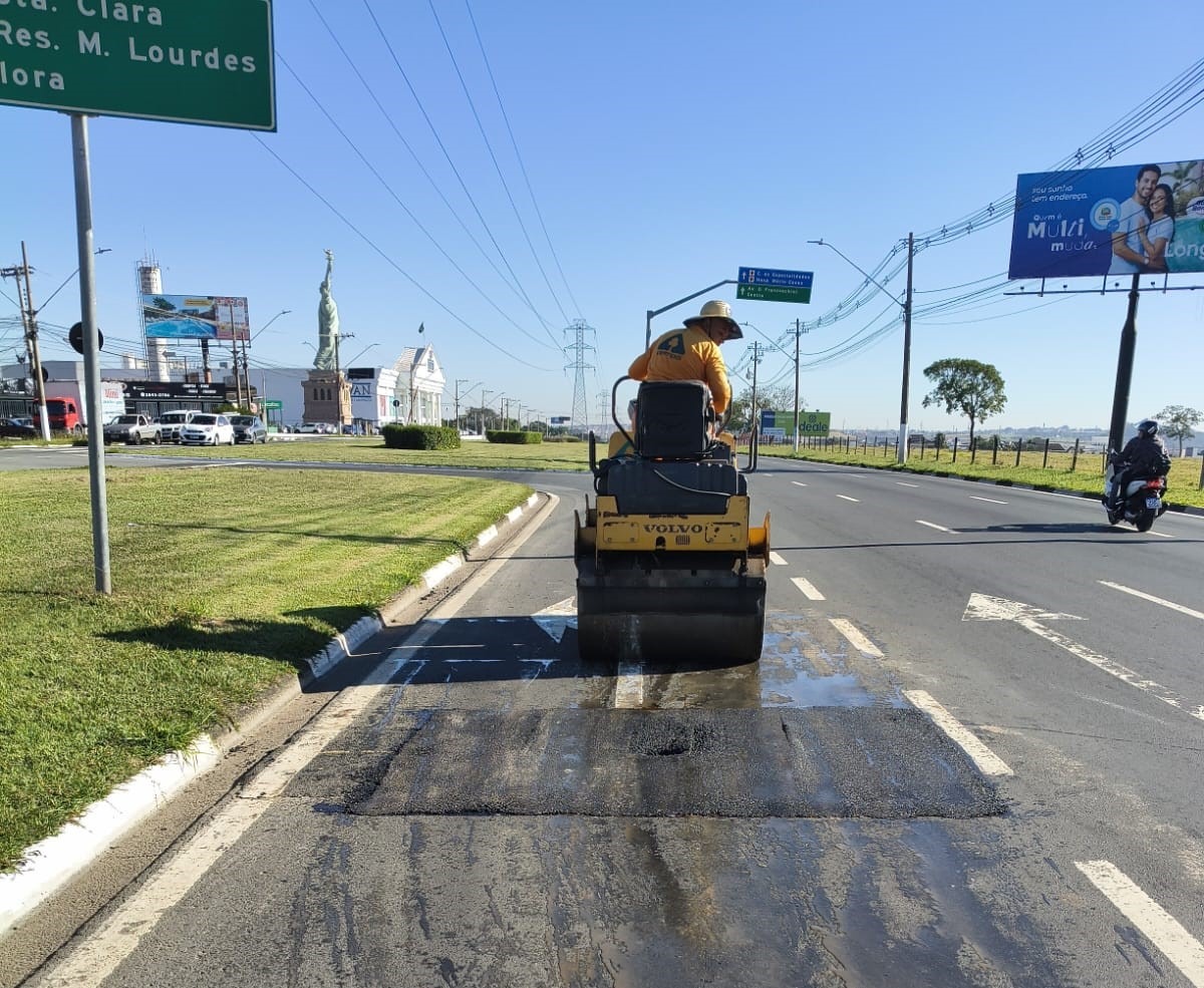 Avenida da Emancipação é contemplada com etapa da Operação Tapa-Buraco